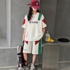 批发女<b class='q'>童</b><b class='q'>夏季</b><b class='q'>韩</b>版休闲短袖短裤<b class='q'>套装</b>女<b class='q'>大</b><b class='q'>童</b>洋气时髦儿<b class='q'>童</b>夏装运动两件套