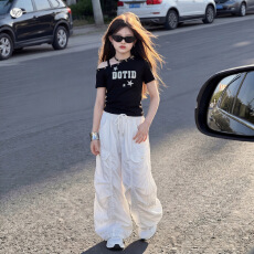批发女童美式街头套装2026夏季新款中大童斜肩字母T恤速干阔腿裤薄款