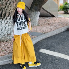 批发女童<b class='q'>美式</b><b class='q'>印花</b>短背心套<b class='q'>装</b>2026夏季新款中大童无袖<b class='q'>上衣</b>大口袋阔腿<b class='q'>裤</b>