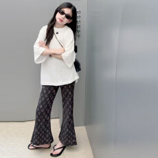 批发女童夏季<b class='q'>休闲</b>套装2026新款中大童防晒七分T恤碎花微喇裤轻薄两件