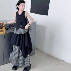 批发女童韩系<b class='q'>夏</b>装2026新款中大童无袖马甲条纹拼接不规则半身裙两件套