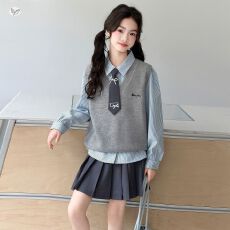 批发<b class='q'>女童</b>套<b class='q'>装</b>2026秋季新款中大童学院风条纹<b class='q'>衬衫</b>刺绣马甲百褶裙三件套