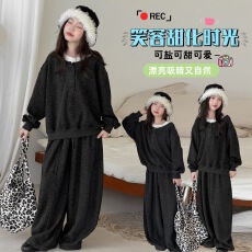 批发女童2026年秋装新款韩系假两件套头卫衣套装女孩<b class='q'>休闲</b>阔腿裤送胸针