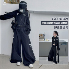 批发<b class='q'>女</b><b class='q'>童</b>秋装韩系套装2026新款中大童短款外套阔腿裤织带运动服两件套