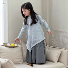 批发<b class='q'>女</b><b class='q'>童</b>秋款简约百搭针织打底衫套装秋季韩版镂空不规则半身裙三件套