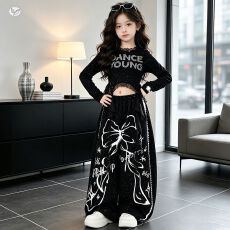 女童秋装套装2026新款中大童嘻哈蕾丝飘带T恤卫裤烫钻爵士舞服装
