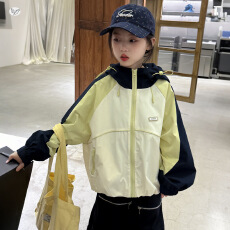 批发女童外套2026<b class='q'>秋</b>季新款中大童撞色抽绳连帽上衣宽松拉链衫儿童<b class='q'>秋</b>装
