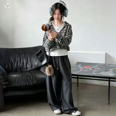 批发女童秋装韩系2026新款中大童打底衫短款条纹帽衫阔腿裤早秋三件套
