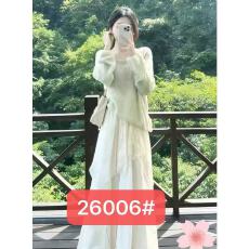 批发2026春夏新款法式温柔风方领针织上衣搭配不规则蕾丝半身裙两件套