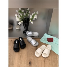 踩屎感拉满！这双厚底拖鞋我能穿一整年 非常舒服 非常好看