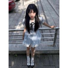 法式学院风蝴蝶结条纹连衣裙女夏季新款少女感收腰蓬蓬裙子泡泡袖