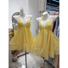 批发法式度假海岛风V领慵懒氛围感<b class='q'>蓬蓬裙</b>性感露背吊带短裙子夏