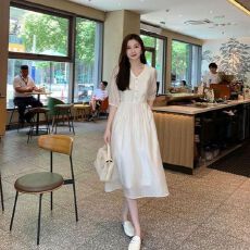 批发2026秋季新款气质时尚百搭显瘦v领<b class='q'>纯色</b><b class='q'>连衣裙</b>五分袖收腰A字<b class='q'>连衣裙</b>