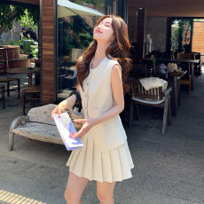 批发小香风无袖西装马甲百褶短裙套装<b class='q'>女</b>2026夏季高级老钱风时尚两件套