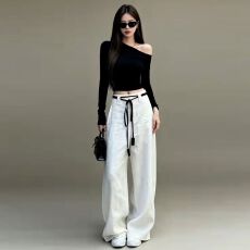 批发韩系巨好看穿搭一整套早秋2026新款黑色斜肩上衣<b class='q'>女</b>阔腿裤<b class='q'>两件套</b>装