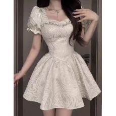 批发法式<b class='q'>宫廷</b>风蛋糕初恋系泡泡袖收腰显瘦温柔风在逃公主蓬蓬裙<b class='q'>连衣裙</b>