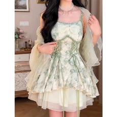 批发新款森系碎花吊带裙<b class='q'>夏季</b>海边度假连衣裙收腰显瘦公主裙<b class='q'>防晒衫</b>套装