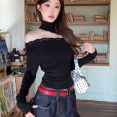 批发法式一字肩<b class='q'>蕾丝</b>拼接挂脖长袖T恤女秋冬季修身辣妹内搭<b class='q'>打底衫</b>上衣