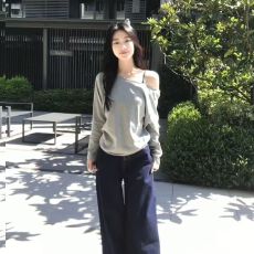 批发设计感小众斜领露肩长袖T恤女春秋内搭纯色打底衫<b class='q'>韩版</b>潮宽松上衣