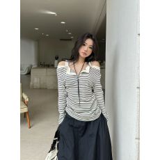 批发2026新款<b class='q'>秋</b>休闲吊带露肩条纹修身长袖T恤显瘦女上衣