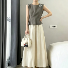 批发2026夏季<b class='q'>新款</b>小香风立体花朵收腰无袖上衣女高腰百搭半身裙两件套