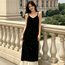 批发吊带连衣裙女气质名媛春季宽松显瘦拼接长款裙2026小香风黑色丝绒