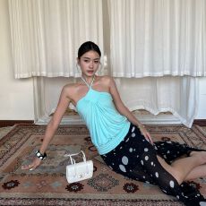 批发美式时尚百搭挂脖背心女修身显瘦设计感小众上衣 上新款 复古风
