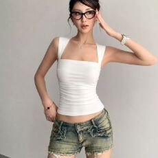 批发美式方领露锁骨显瘦包肩吊带<b class='q'>上衣</b>夏季新款修身褶皱收腰休闲小背