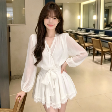 批发<b class='q'>大码</b>微胖白色灯笼袖V领雪纺连衣裙女2026早秋新款性感辣妹短款裙