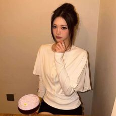 批发不规则披肩+圆领<b class='q'>长袖</b><b class='q'>T</b><b class='q'>恤</b>两件套女早秋2026新款温柔风气质时尚上