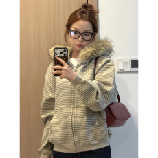批发美式复古条纹加绒毛领连帽卫衣外套女秋冬新款慵懒风oversize上