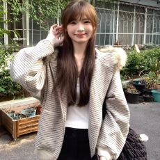 批发美式复古条纹加绒毛领连帽卫衣外套女秋冬新款慵懒风oversize上
