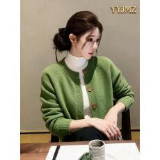 批发复古木扣短款软糯毛衣外套女宽松秋冬厚款高级感针织开衫上衣外