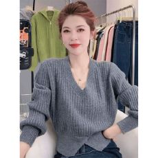 批发高级感v领长袖<b class='q'>针织衫</b>秋季时尚宽松软糯短毛衣外套 当季热卖 优雅