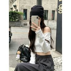 批发纯欲风白色斜肩长袖t恤女<b class='q'>夏</b>季新款松弛风小众上衣 秋季新品 优雅