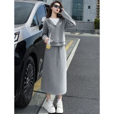 批发秋<b class='q'>冬</b>季慵懒风小众v领连帽上衣搭配打底衫半身裙高级感三件套