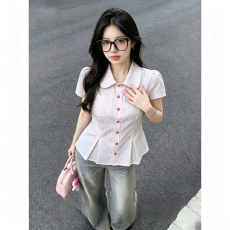批发<b class='q'>韩版</b>学院风粉色条纹口袋<b class='q'>衬衫</b>女小众设计线条开叉下摆短袖夏季新