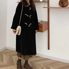 批发黑色牛角扣毛呢<b class='q'>大</b>衣<b class='q'>女</b>小个子秋冬季新款赫本风中长款呢子