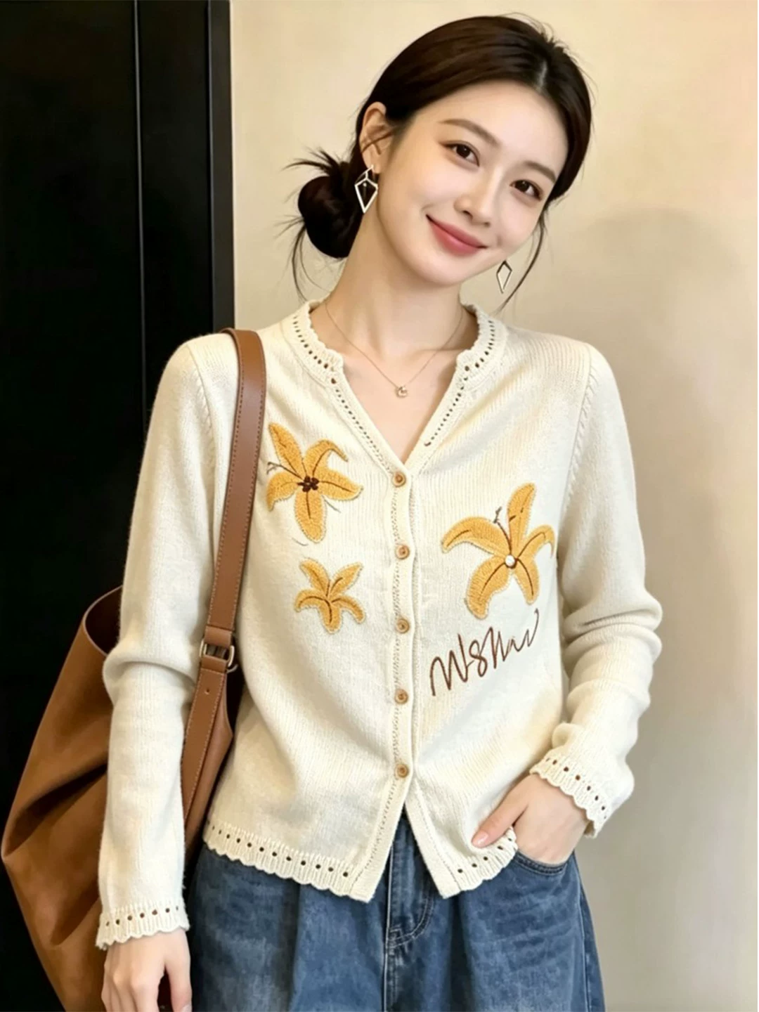 RY8872# 小个子减龄杏色针织开衫新款超好看薄款外套镂空长袖上衣