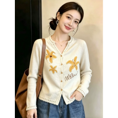 批发小个子减龄杏色<b class='q'>针织</b>开衫女秋2026新款超好看薄款外套镂空长袖上衣