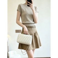批发韩系松弛感通勤套装早秋简约短袖针织高腰<b class='q'>百褶</b><b class='q'>短裙</b>轻熟气质两件套