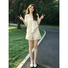 法式复古蕾丝套装女2026夏日连帽v领短袖高腰花边短裤休闲两件套