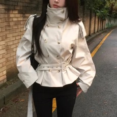 批发2026年新款韩系chic时尚小众高级感立领双排扣系带短款风衣外套女