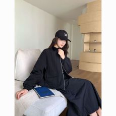 批发<b class='q'>黑色</b>工装休闲冲锋衣套装女夏季2026新款短款拉链外套<b class='q'>半身裙</b>两件套