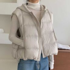批发连帽马甲女时尚2026年秋冬新款坎肩外穿洋气爆款时尚简约休闲马夹
