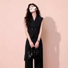 批发气质短款<b class='q'>西装</b>马甲女新款夏季法式时髦显瘦高级感炸街西服外套