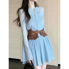 批发2026年新款法式绝美<b class='q'>镂空</b>气质收腰度假风蕾丝设计感拼接长袖<b class='q'>连衣裙</b>