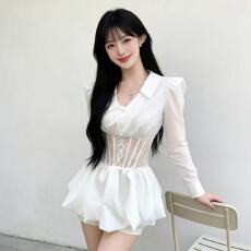 批发2026春夏新款时尚高级V领收腰显瘦长袖短款<b class='q'>连衣</b>裙配高腰短裤套<b class='q'>装</b>