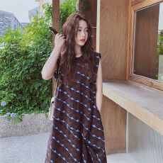 批发欧洲站几何印花无袖<b class='q'>连衣裙</b>女夏2026新款不规则爆款绝美小个子流行