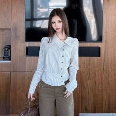 批发春季女2026新款条纹收腰<b class='q'>衬衫</b><b class='q'>显瘦</b>百搭翻领不规则收腰<b class='q'>衬衫</b>斜门襟
